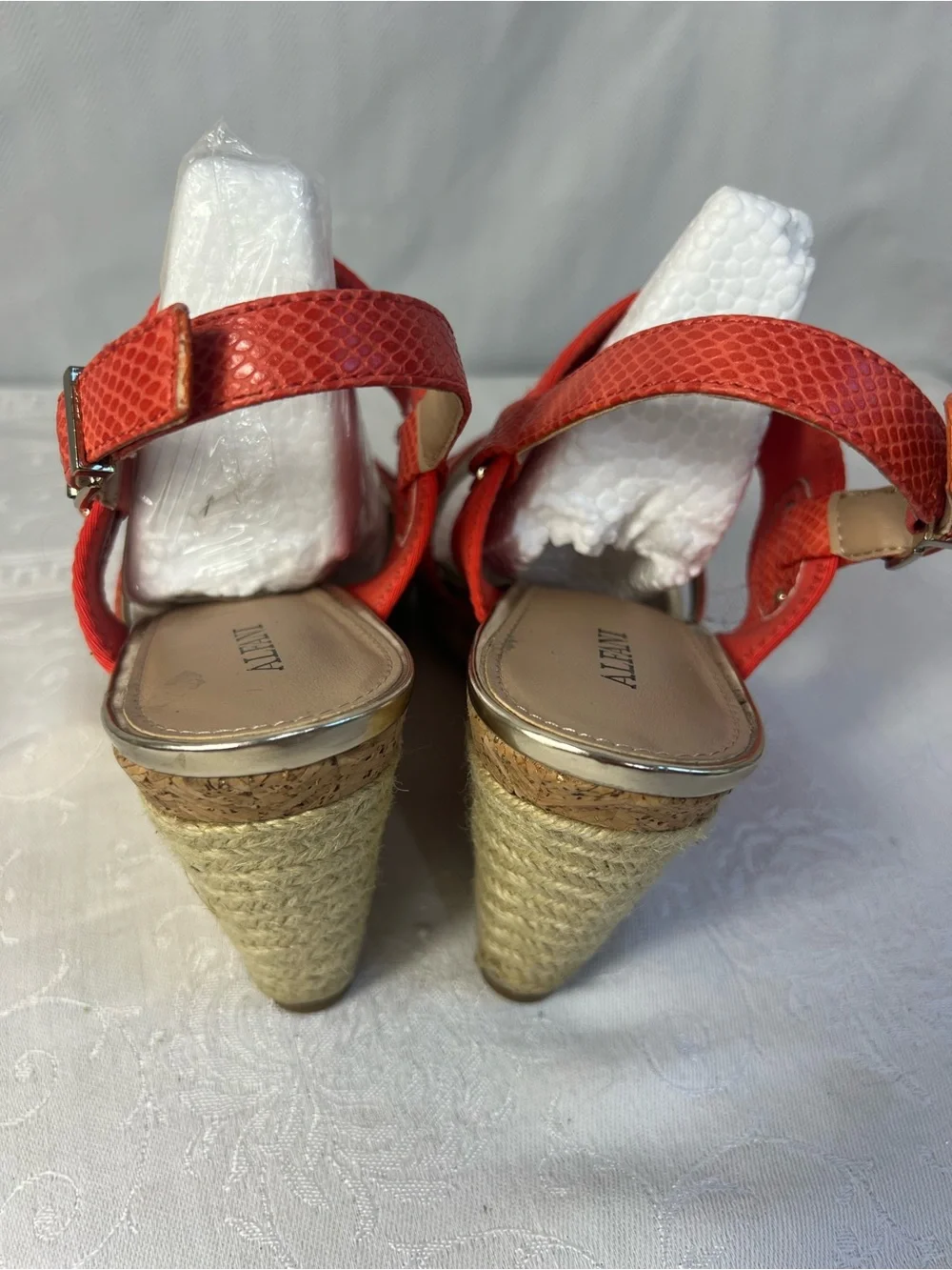 Alfani Wedge Sandals Coral Red Textured Vegan Leather Metallic Insole Straps 8.5